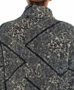 Marika | Black Cheetah Bandana Sherpa Tyra Crop Pullover - Women 9 Marika | Black Cheetah Bandana Sherpa Tyra Crop Pullover - Women -Outlet Marika Store zu100534682 alt 2 tm1634322759