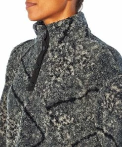 Marika | Black Cheetah Bandana Sherpa Tyra Crop Pullover - Women 10 Marika | Black Cheetah Bandana Sherpa Tyra Crop Pullover - Women -Outlet Marika Store zu100534682 alt 3 tm1634322759