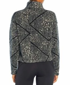 Marika | Black Cheetah Bandana Sherpa Tyra Crop Pullover - Women 11 Marika | Black Cheetah Bandana Sherpa Tyra Crop Pullover - Women -Outlet Marika Store zu100534682 alt 4 tm1634322759