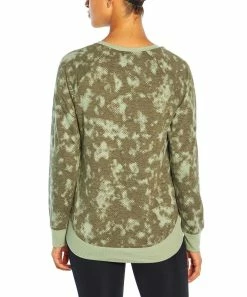 Marika | Olive & Sage Abstract Camo Maison Tulip-Hem Scoop Neck Pullover - Women -Outlet Marika Store zu102586675 alt 2 tm1641498668