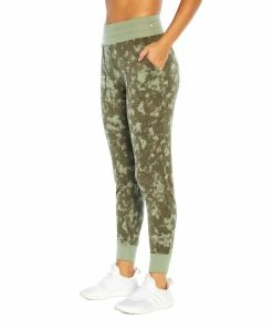 Marika | Pine Olive & Sage Abstract Camo Cory 28'' High-Waist Pocket Joggers - Women -Outlet Marika Store zu102586785 alt 2 tm1641498395