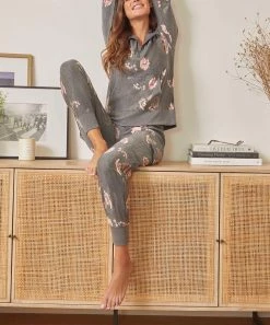 Marika | Gray & Mauve Floral Dara Pocket Quarter-Zip Jacket - Women 11 Marika | Gray & Mauve Floral Dara Pocket Quarter-Zip Jacket - Women -Outlet Marika Store zu102586805 alt 3 tm1651166925