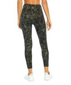 Marika | 25'' Pine Green & Brown Abstract Camo Nilly High-Waist Leggings - Women 11 Marika | 25'' Pine Green & Brown Abstract Camo Nilly High-Waist Leggings - Women -Outlet Marika Store zu102594977 alt 4 tm1641497946