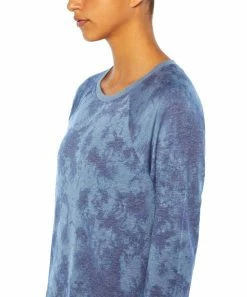 Marika | Navy & Blue Tie-Dye Maison Tulip-Hem Scoop Neck Pullover - Women 10 Marika | Navy & Blue Tie-Dye Maison Tulip-Hem Scoop Neck Pullover - Women -Outlet Marika Store zu102594978 alt 3 tm1641497946