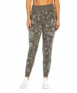 Marika | Gray Tonal Camo Cory 28'' High-Waist Pocket Joggers - Women -Outlet Marika Store zu102595000 alt 3 tm1641497946