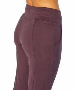 Marika | Plum Perfect Mona Drawstring Pocket 22" Capri Joggers - Women -Outlet Marika Store zu104120727 alt 1 tm1647255616