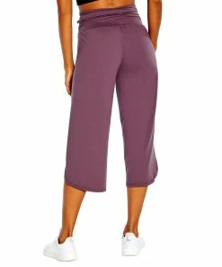 Marika | Vintage Violet Tulip-Hem Capri Pants - Women 11 Marika | Vintage Violet Tulip-Hem Capri Pants - Women -Outlet Marika Store zu104323773 alt 4 tm1651610568