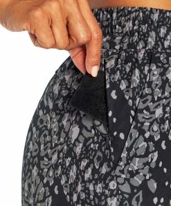 Marika | Black & Gray Leopard Libby Pocket 5'' Shorts - Women 10 Marika | Black & Gray Leopard Libby Pocket 5'' Shorts - Women -Outlet Marika Store zu104580377 alt 3 tm1657557025