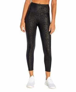Marika | 22'' Black Rose Embossed Aliza Capri Pocket Leggings - Women -Outlet Marika Store zu104584386 alt 2 tm1657557025
