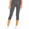 Marika | Turbulence Sofia Tummy Control Capri Leggings - Women 2 Marika | Turbulence Sofia Tummy Control Capri Leggings - Women -Outlet Marika Store zu104595849 main tm1657557025