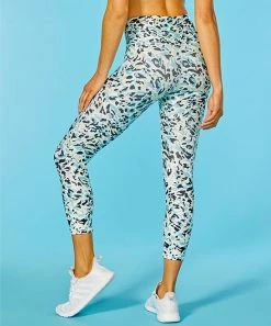 Marika | Blue Leopard Jade 22" Capri Leggings - Women -Outlet Marika Store zu105506684 alt 6 tm1651598300