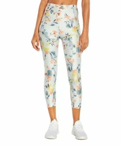 Marika | White Floral Jenna Pocket Capri Leggings - Women -Outlet Marika Store zu108526464 alt 3 tm1663608393