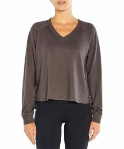 Marika | Magnet Desi V-Neck Pullover - Plus