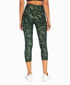 Marika | Thyme Cloudy Camo Edge Pocket 22'' Capri Leggings - Women -Outlet Marika Store zu109597295 alt 4 tm1665689044