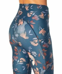 Marika | Midnight Navy Playful Floral Jenna Capri Leggings - Plus -Outlet Marika Store zu110291338 alt 4 tm1667564212