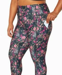 Marika | Ombré Blue & Pink Floral Carson Capri Leggings - Plus 9 Marika | Ombré Blue & Pink Floral Carson Capri Leggings - Plus -Outlet Marika Store zu111712184 alt 2 tm1673031175
