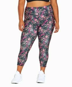 Marika | Ombré Blue & Pink Floral Carson Capri Leggings - Plus 10 Marika | Ombré Blue & Pink Floral Carson Capri Leggings - Plus -Outlet Marika Store zu111712184 alt 3 tm1673031175