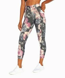 Marika | Ombré Blue & Pink Country Floral Abigail Capri Leggings - Plus