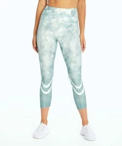 Marika | 22'' Ombré Fade Pale Aqua Tie-Dye Prim Capri Leggings - Women -Outlet Marika Store zu88365754 alt 2 tm1596554773