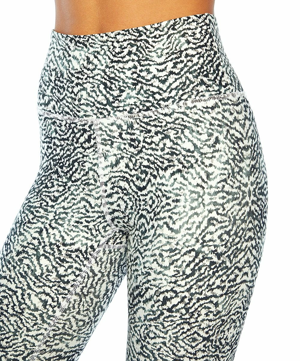 Marika | Black & White Abstract Zebra Nilly 25'' Leggings - Women 3 Marika | Black & White Abstract Zebra Nilly 25'' Leggings - Women