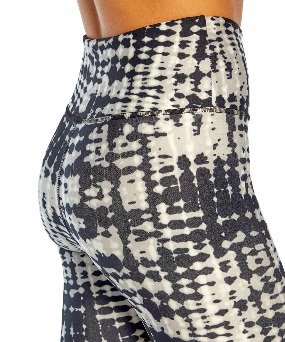 Marika | Black & Gray Alligator Tie-Dye Nilly 25'' Leggings - Women 4 Marika | Black & Gray Alligator Tie-Dye Nilly 25'' Leggings - Women - Image 2