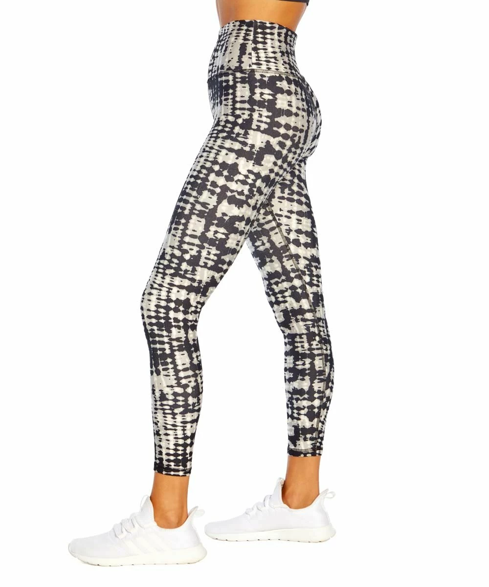 Marika | Black & Gray Alligator Tie-Dye Nilly 25'' Leggings - Women 7 Marika | Black & Gray Alligator Tie-Dye Nilly 25'' Leggings - Women - Image 5