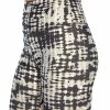 Marika | Black & Gray Alligator Tie-Dye Nilly 25'' Leggings - Women 2 Marika | Black & Gray Alligator Tie-Dye Nilly 25'' Leggings - Women -Outlet Marika Store zu98618955 main tm1630433823