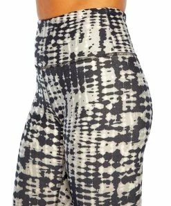 Marika | Black & Gray Alligator Tie-Dye Nilly 25'' Leggings - Women