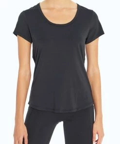 Marika | Black Sprint Open-Back Tee - Women -Outlet Marika Store zu99116233 alt 1 tm1630432845